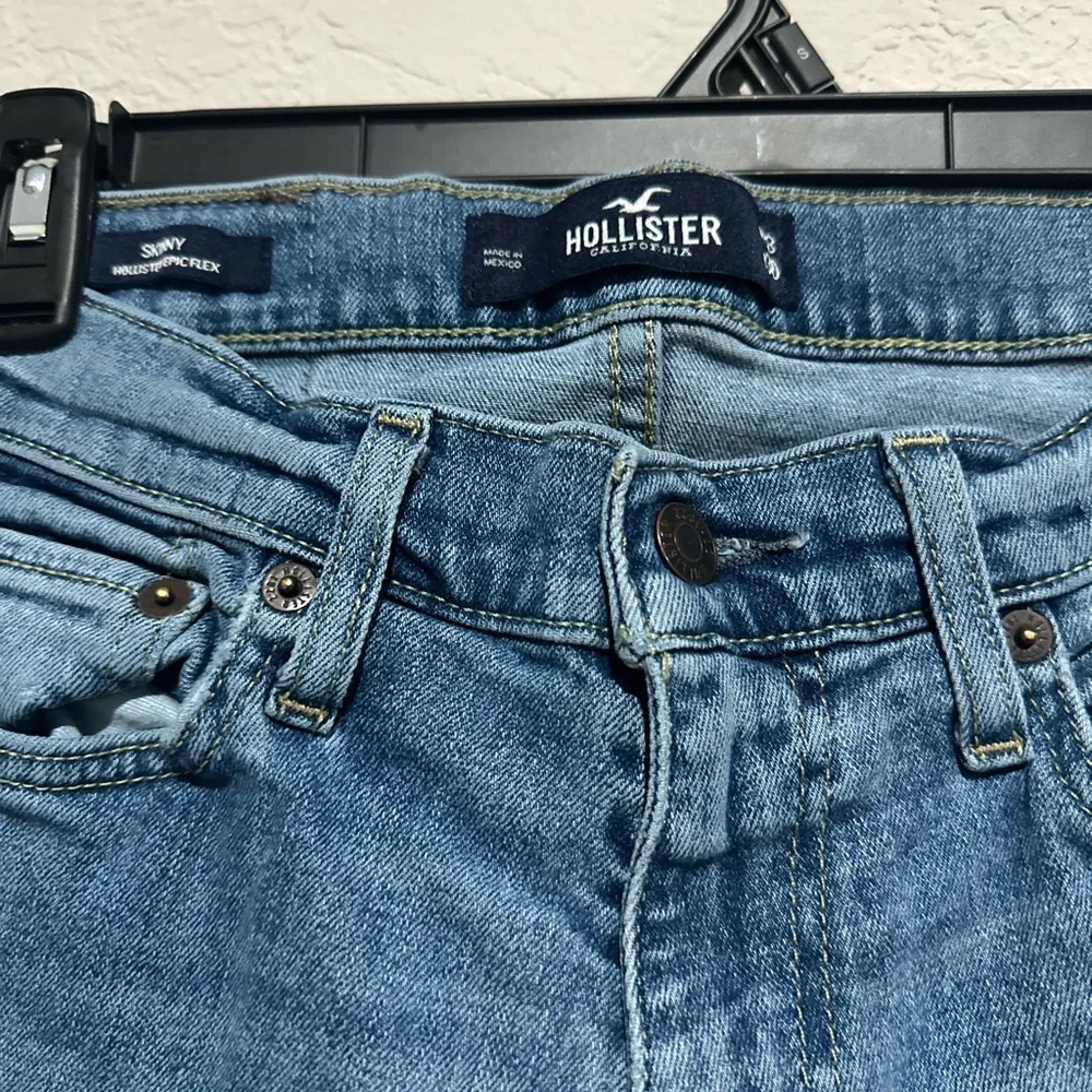 Hollister discover perfect